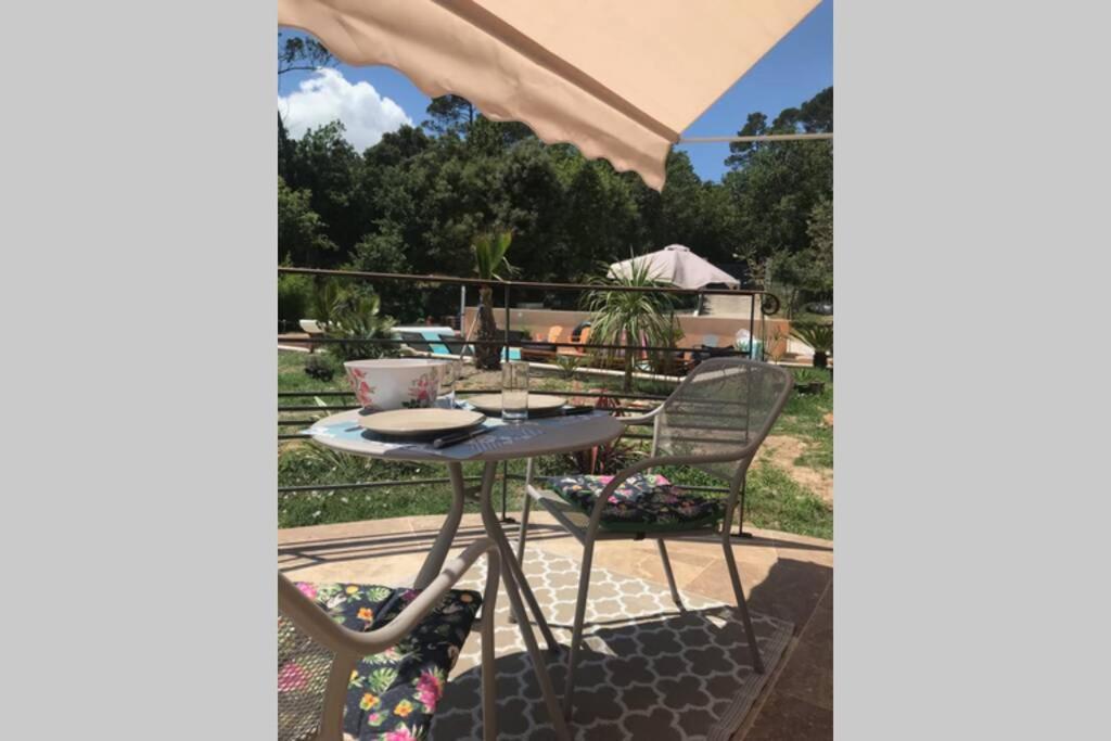 Logement Attenant A Une Villa T2 Avec Terrasse . Besse-sur-Issole Экстерьер фото